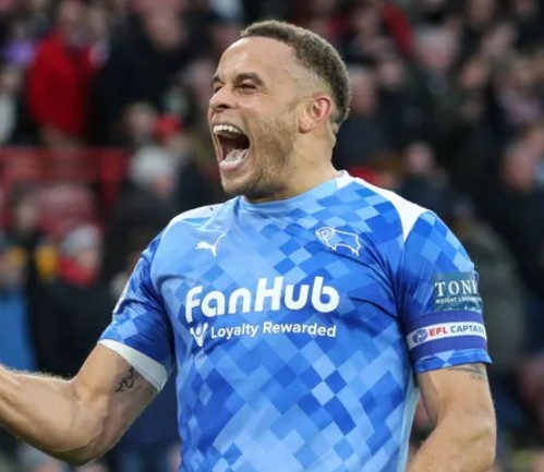 Derby's målskytt Carlton Morris skadad stort avbräck