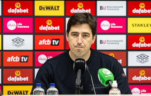Andoni Raiola håller presskonferens