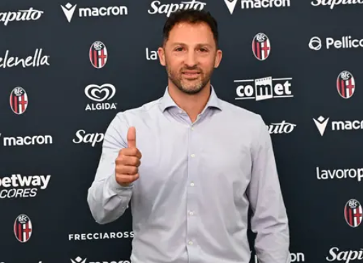 DoDomenico Tedesco Bologna FC. Den 40-årige tysk-italienske tränaren presenterades i juni 2026.