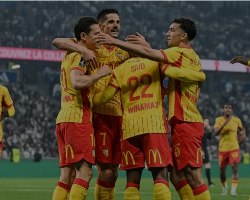 Lens hade stora besvär med Slavia Prag trots spel med en man mer i hela andra halvlek