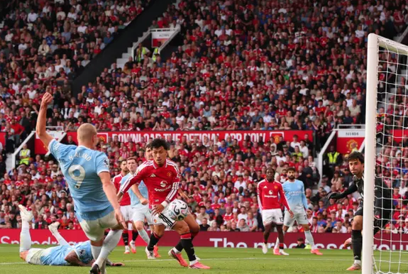 Manchester U torsk i derbyt, Haaland fixade trepoängaren