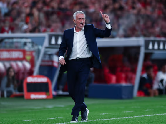 Jose Mourinho lär få det hett om öronen när han är på besök hos sin gamla klubb.