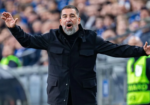 Tränaren Arda Turan gör ett in i h-vete bra jobb för S Donetsk